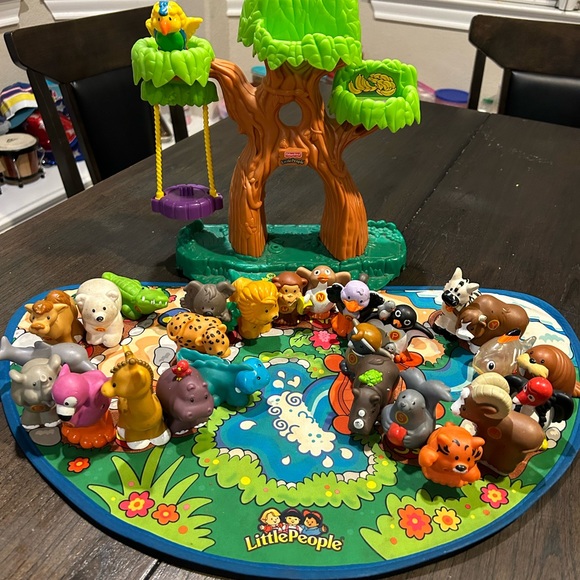 Little People A-Z Zoo Animals (26 Animals) (Mat included, not all sounds work) - Picture 5 of 5